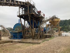 Successful commissioning of a new log washer type DSW200/2100/6000 from Stichweh to wash gravel sold by Lutze Process