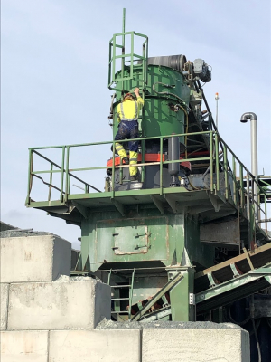 Mise en service réussie d’un nouveau concasseur à cone Sandvik type CH440 par Lutze.