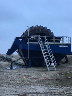 Installing the second largest sand wheel from the range